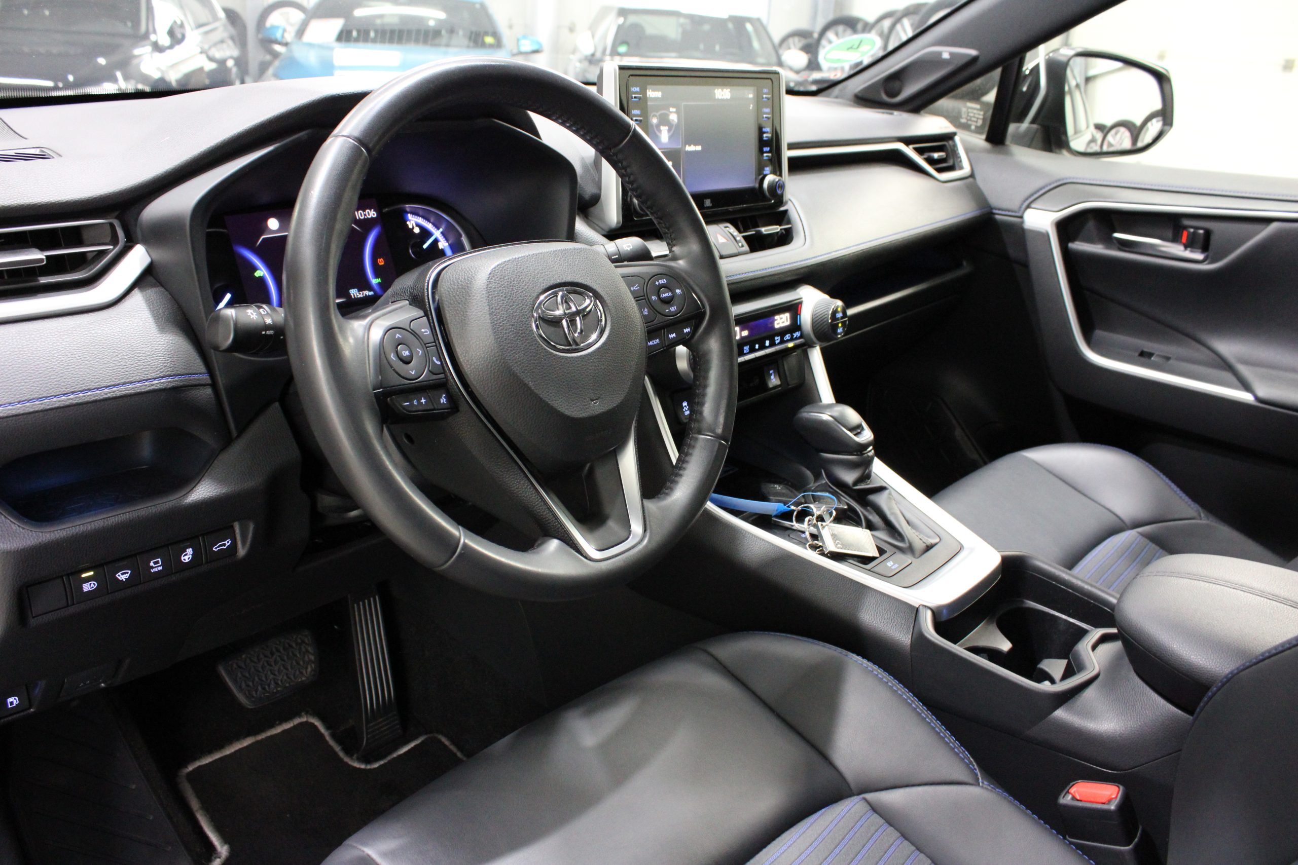 
								Toyota RAV4 Hybrid-Benzin full									