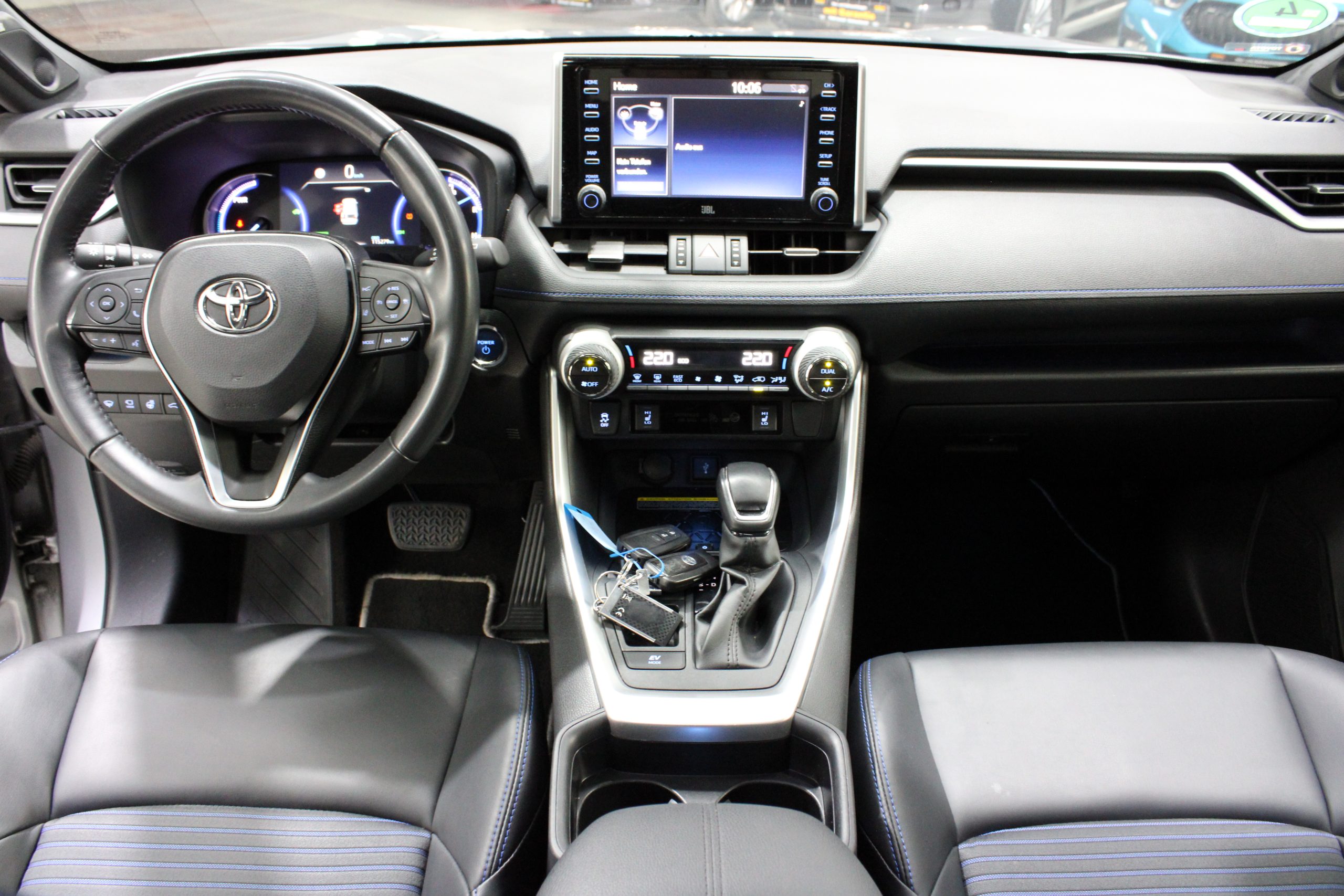
								Toyota RAV4 Hybrid-Benzin full									