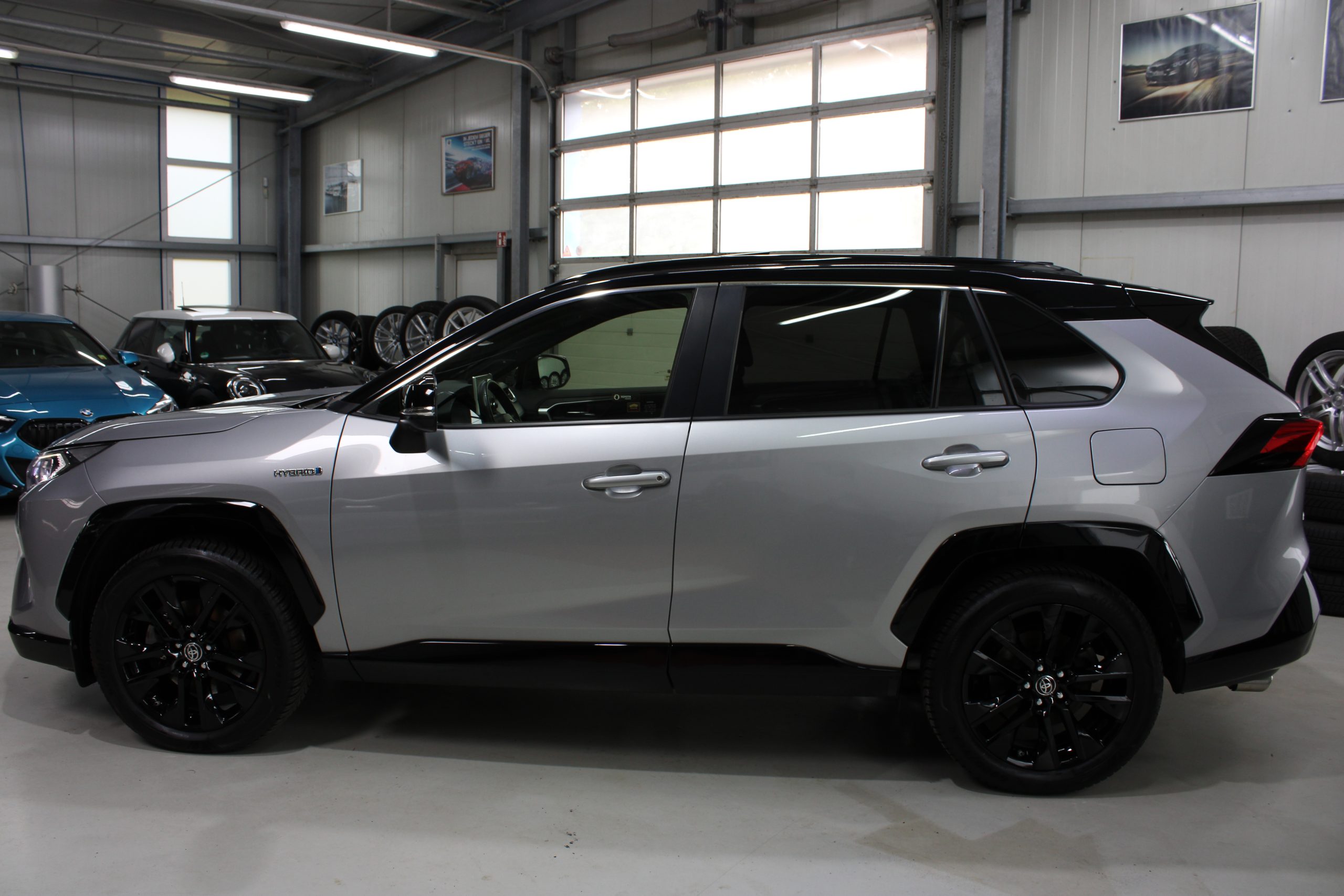 
								Toyota RAV4 Hybrid-Benzin full									
