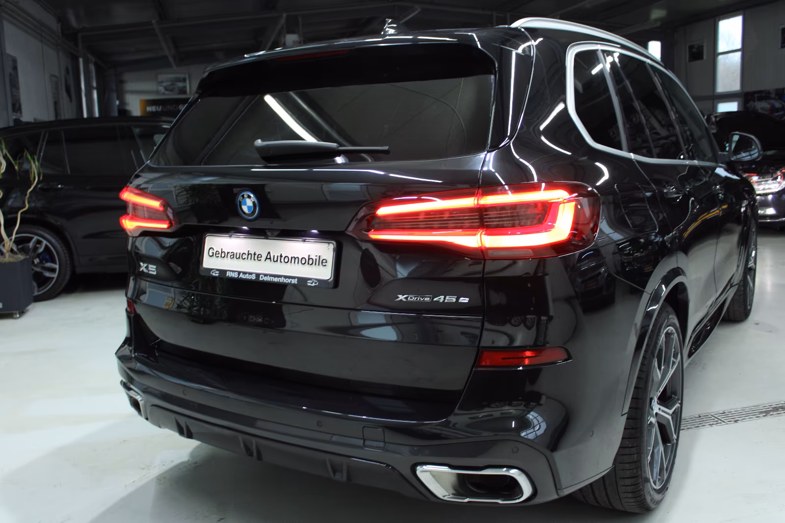 
								BMW X5 xDrive45e,Panorama.HUD,Luftfed.Laser,Komfort full									